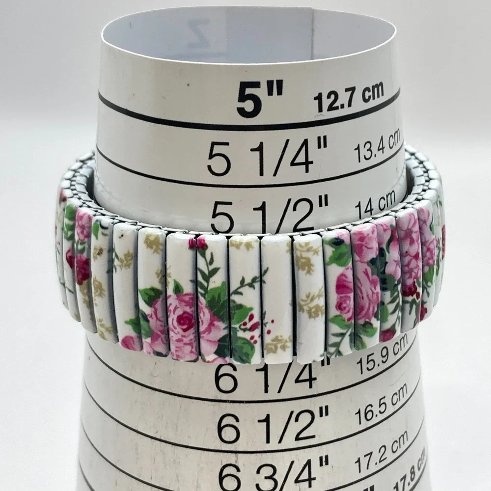 Womens Floral Watch 32mm Silver Tone Stretch Band Spring New Battery SMALL 6